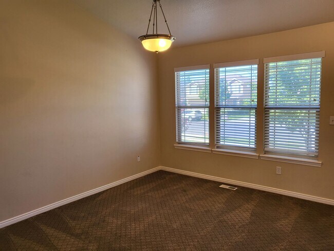 839 Apple Grove Ln in Pleasant Grove, UT - Building Photo - Building Photo