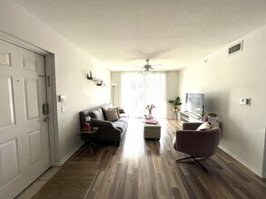 713 Villa Cir in Boynton Beach, FL - Building Photo - Building Photo