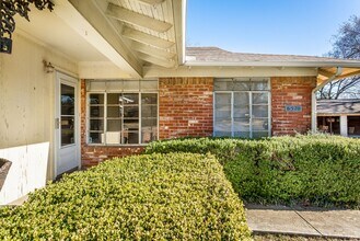 6520-6522 St Moritz Ave in Dallas, TX - Building Photo - Building Photo