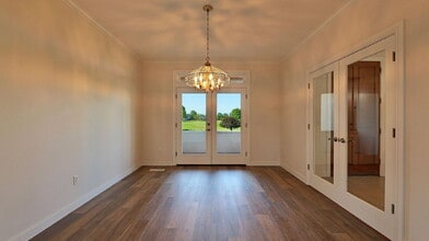 143 Pine Lake Dr in Eagle Point, OR - Building Photo - Building Photo