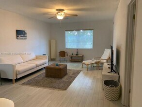 2426 SE 17th St in Fort Lauderdale, FL - Building Photo - Building Photo