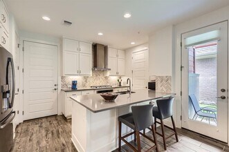 4400 Vaughan St in Austin, TX - Building Photo - Building Photo