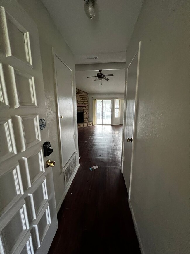 5507 Fence Row in Austin, TX - Building Photo - Building Photo