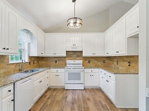 110 Phyllis Dr in Benson, NC - Building Photo - Building Photo