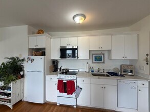 11 Craigie St, Unit 3 in Somerville, MA - Foto de edificio - Building Photo