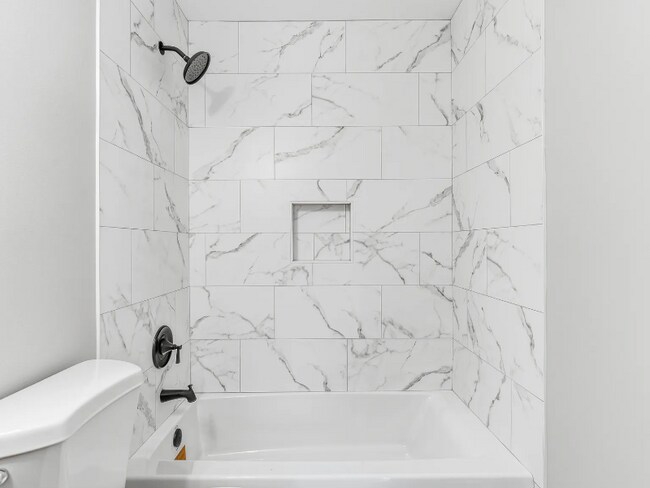 38 Dalton Pl in Edison, NJ - Building Photo - Building Photo