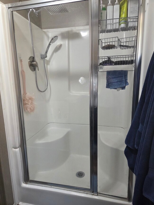 335 Hillcrest Ave in Fayetteville, GA - Foto de edificio - Building Photo