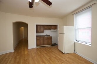 3335 W Diversey Ave in Chicago, IL - Building Photo - Building Photo