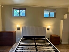 6330 Longridge Ave in Van Nuys, CA - Foto de edificio - Building Photo