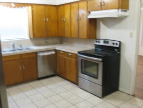 1213 Park St in Kerrville, TX - Building Photo - Building Photo