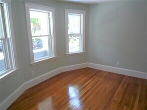 17 Milton St, Unit #1 in Cambridge, MA - Building Photo - Building Photo