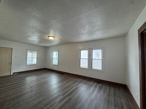 1311 N Walnut Grove Ave in Decatur, IL - Building Photo - Building Photo