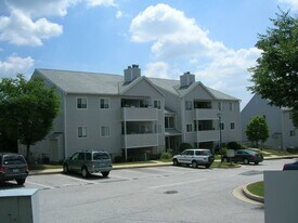 2215 Lowells Glen Rd, Unit E in Parkville, MD - Building Photo