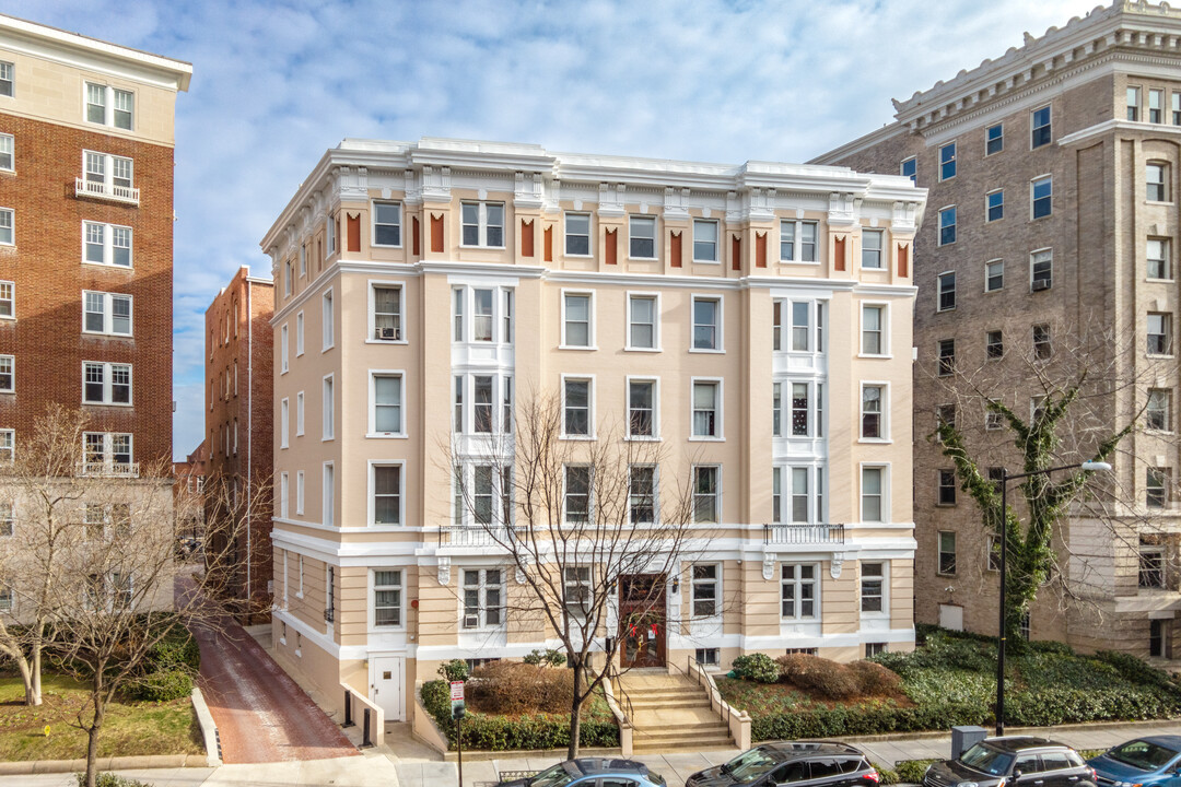 The Oakland Condos in Washington, DC - Building Photo