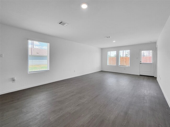 18740 Barrichello Dr in Conroe, TX - Foto de edificio - Building Photo