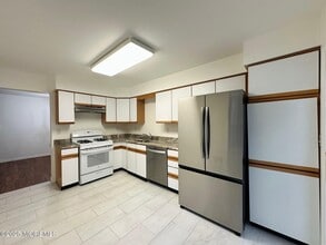 39 Meadow Ln in Holmdel, NJ - Building Photo - Building Photo