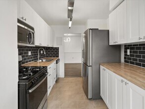 5608 Bloomfield Dr, Unit 203 in Alexandria, VA - Building Photo - Building Photo