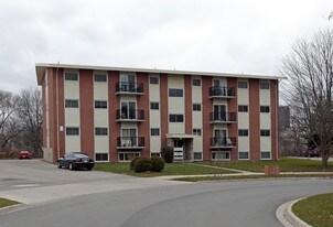 145 Macgregor Cres Apartments