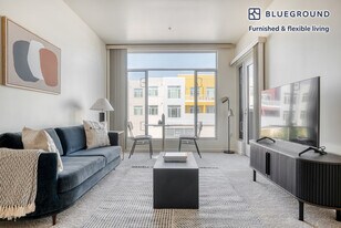 2865 Park Blvd, Unit FL2-ID674 in Palo Alto, CA - Building Photo