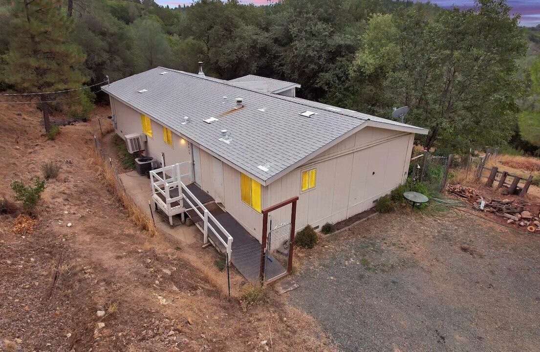 14818 Barberio Ln in Nevada City, CA - Building Photo