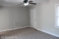 5213 Spruce Dr photo'