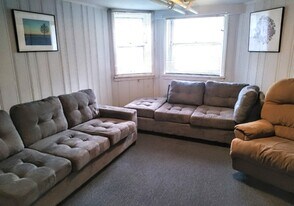1466 W Rascher Ave, Unit Cozy Bright Garden in Chicago, IL - Building Photo