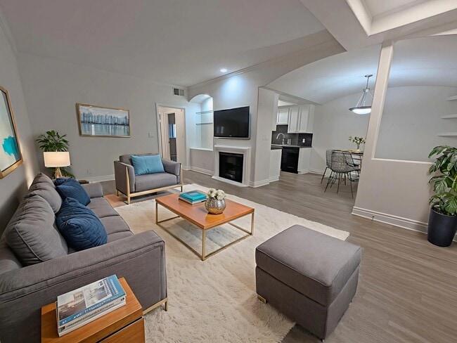 property at 912 Croft Ave