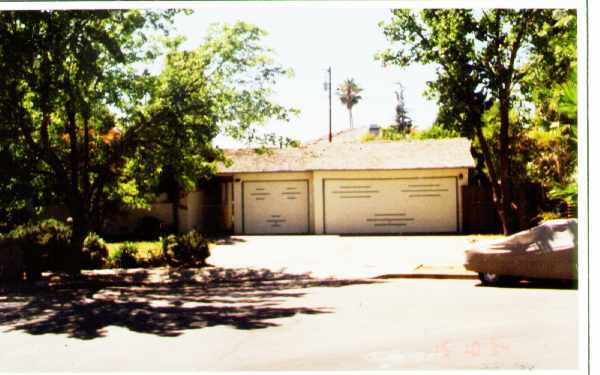 22402 S Walnut Cor in Cupertino, CA - Building Photo - Building Photo