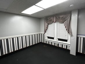 313 S Hickory St in Ottawa, KS - Building Photo - Building Photo