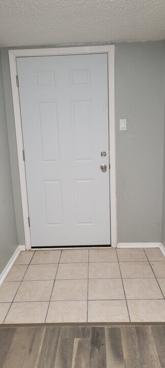 5055 Ridglea Ln, Unit 1106 in Fort Worth, TX - Building Photo