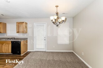 2631 S Hills in Riverdale, GA - Foto de edificio - Building Photo