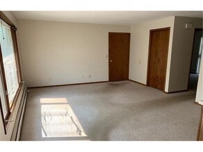 631 13th St S in Hudson, WI - Building Photo - Building Photo