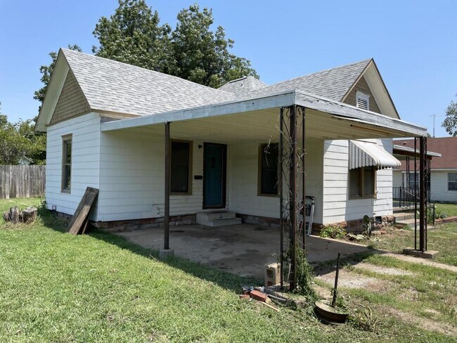 633 Jackson St in Perry, OK - Building Photo - Building Photo