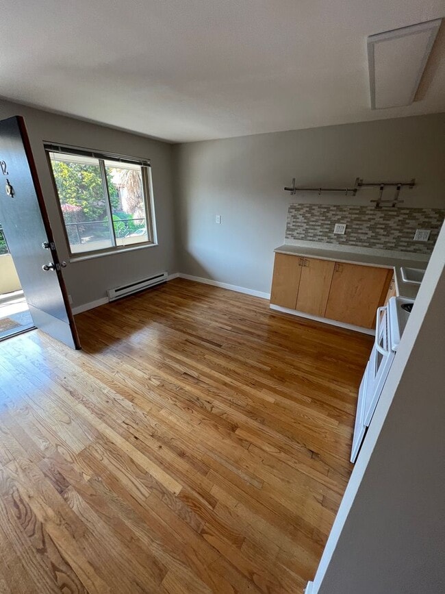 Valley Street Apartments in Seattle, WA - Foto de edificio - Building Photo