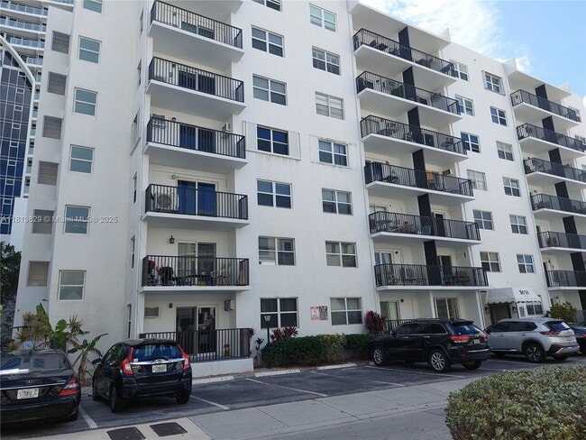 property at 3000 Riomar St