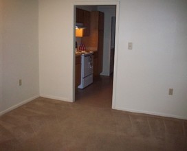 Emerald Point Apartments in Lake Charles, LA - Building Photo - Interior Photo