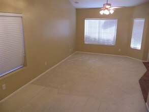 1214 E Artesian Way in Gilbert, AZ - Building Photo - Building Photo