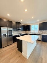 5242 Upton Ave in Tracy, CA - Building Photo - Building Photo