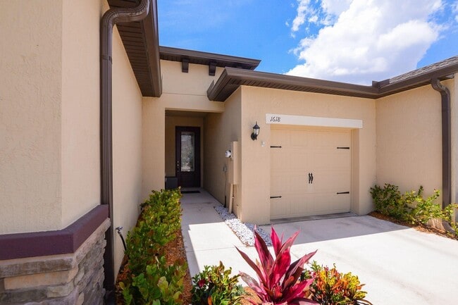 1618 Merriment Way in Fort Pierce, FL - Building Photo - Building Photo