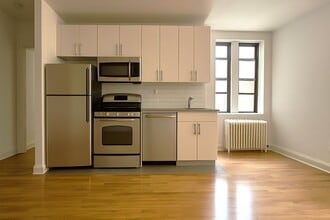 660 Fort Washington Ave in New York, NY - Building Photo - Building Photo