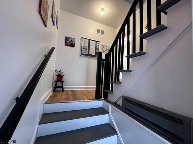 223 Wyoming Pl in Manville, NJ - Building Photo - Building Photo