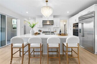 208 Zawn in Irvine, CA - Building Photo - Building Photo