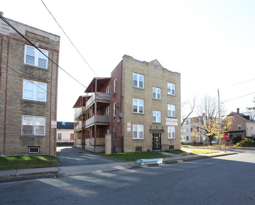 84-86 Martin St in Hartford, CT - Building Photo