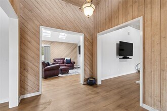 3 Harbor Rd in Hampton Bays, NY - Building Photo - Building Photo