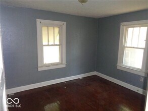 812 N Bradley Ave in Indianapolis, IN - Foto de edificio - Building Photo