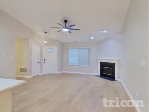 1664 Sweetwater Ln in Greenfield, IN - Building Photo - Building Photo