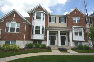 2953 Madison Dr in Naperville, IL - Building Photo