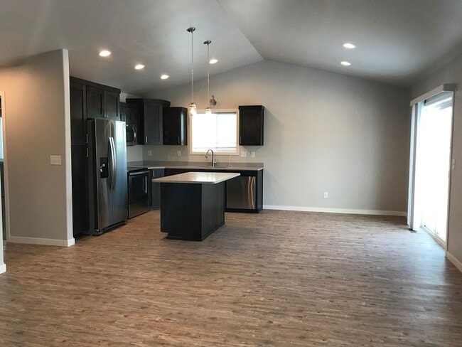 2707 Westwood St W in West Fargo, ND - Building Photo - Building Photo