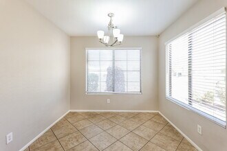 13273 W Mauna Loa Ln in Surprise, AZ - Building Photo - Building Photo