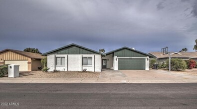 10866 E Mercer Ln in Scottsdale, AZ - Building Photo - Building Photo
